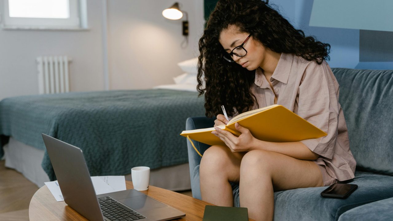 How to Create a Daily Self-Care Routine